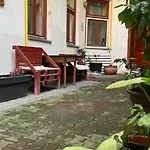 M&m House